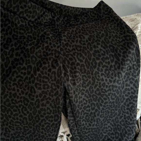 Garbarini large bootleg gray cheeta legging - Picture 2 of 4
